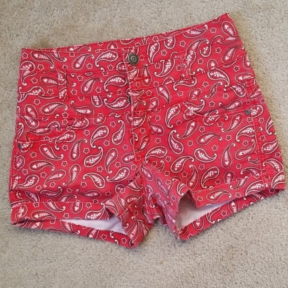 Wallflower Paisley Highwaisted Shorts